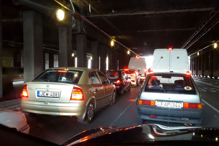A pesti ember gyorsabb vagy a gép? 21 20