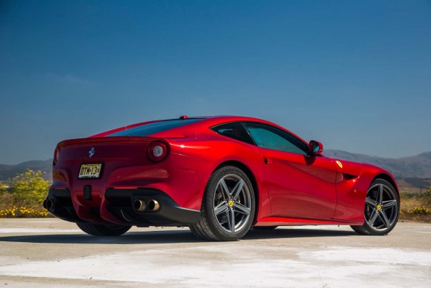 Autócsodák száguldottak az M5-ösön 1 Ferrari F12