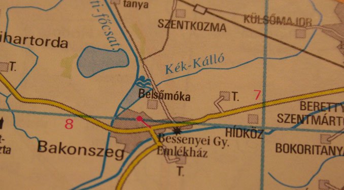 2419_22782_1000x700.jpg | Vezess | Vezess Hé, paraszt! Melyik út megyen Belsőmókába? - kérdi a hetyke Laczfi