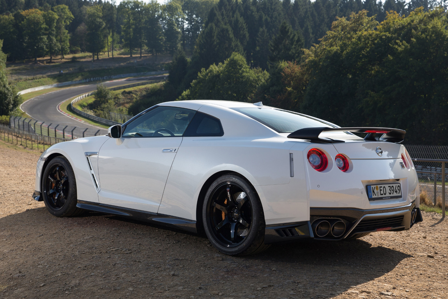 Nissan reveals full specs and pricing for thrilling new GT-R Track Edition | Vezess | Vezess