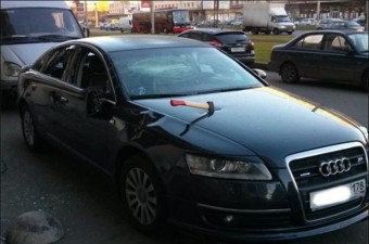 Baltát állítottak az Audiba