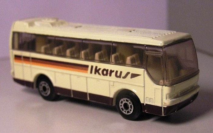 A Matchbox által 1986-ban gyártott Ikarus 350-es turistabusz 