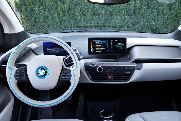 Megpróbált megszívatni az ELMŰ, de a nála okosabb BMW nem hagyta 5 9