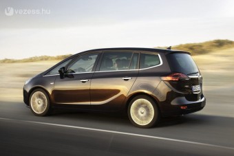 Ideális családi autó három gyerek mellé