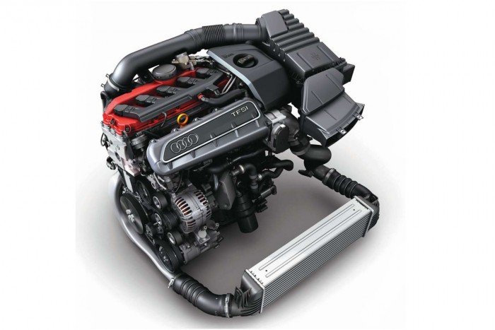 Mégsem lesz 400 lóerős négyhengeres Audi-motor 2 Az ikonikus öthengeres Audi-blokk. Ő marad, a négyhengeres is, csak kisebb teljesítménnyel.
