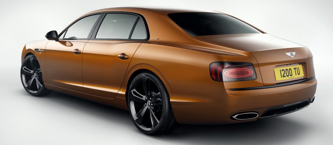 Nem épített még ilyen gyors négyajtóst a Bentley