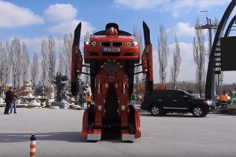 Ez a BMW-ből készült Transformer a nap videója