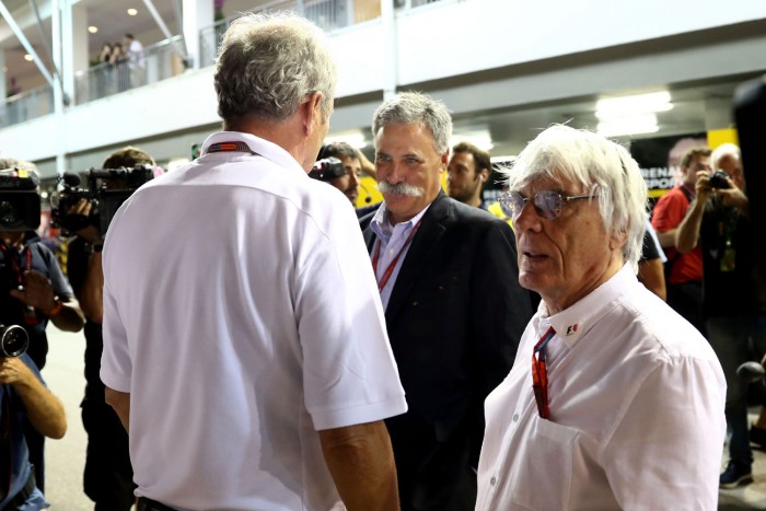 Megbuktatták a Forma-1 urát, távozik Bernie Ecclestone 1 Chase Carey (k.) és Ecclestone (j.)
