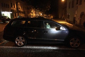 Hajnalig zokogott a kocsiba zárt kétéves