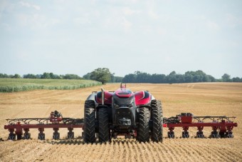 Önvezető traktor a jövőből