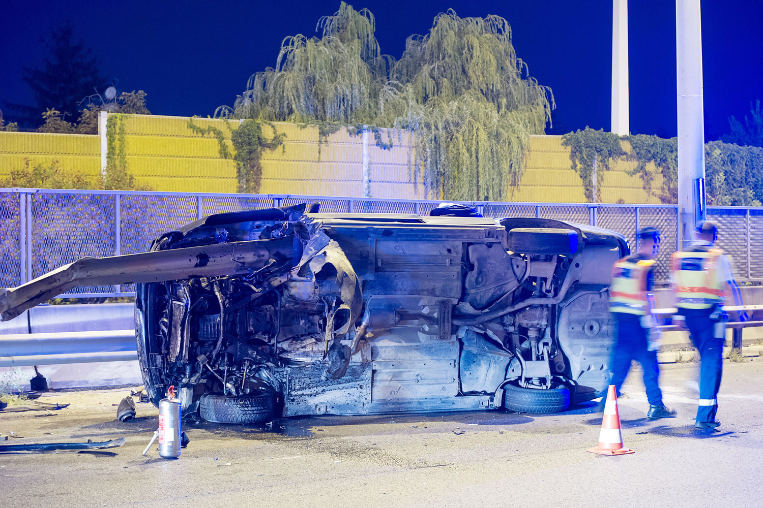 DLAPE20160916004 | Vezess | Vezess