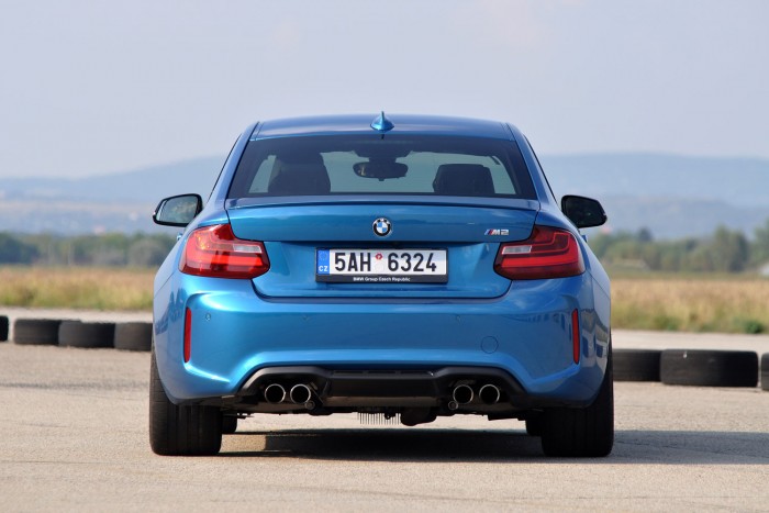 A legjobb BMW? 7 Nem véletlen a szélesítés, a csupa alumínium M4-es futóműve így fért csak el