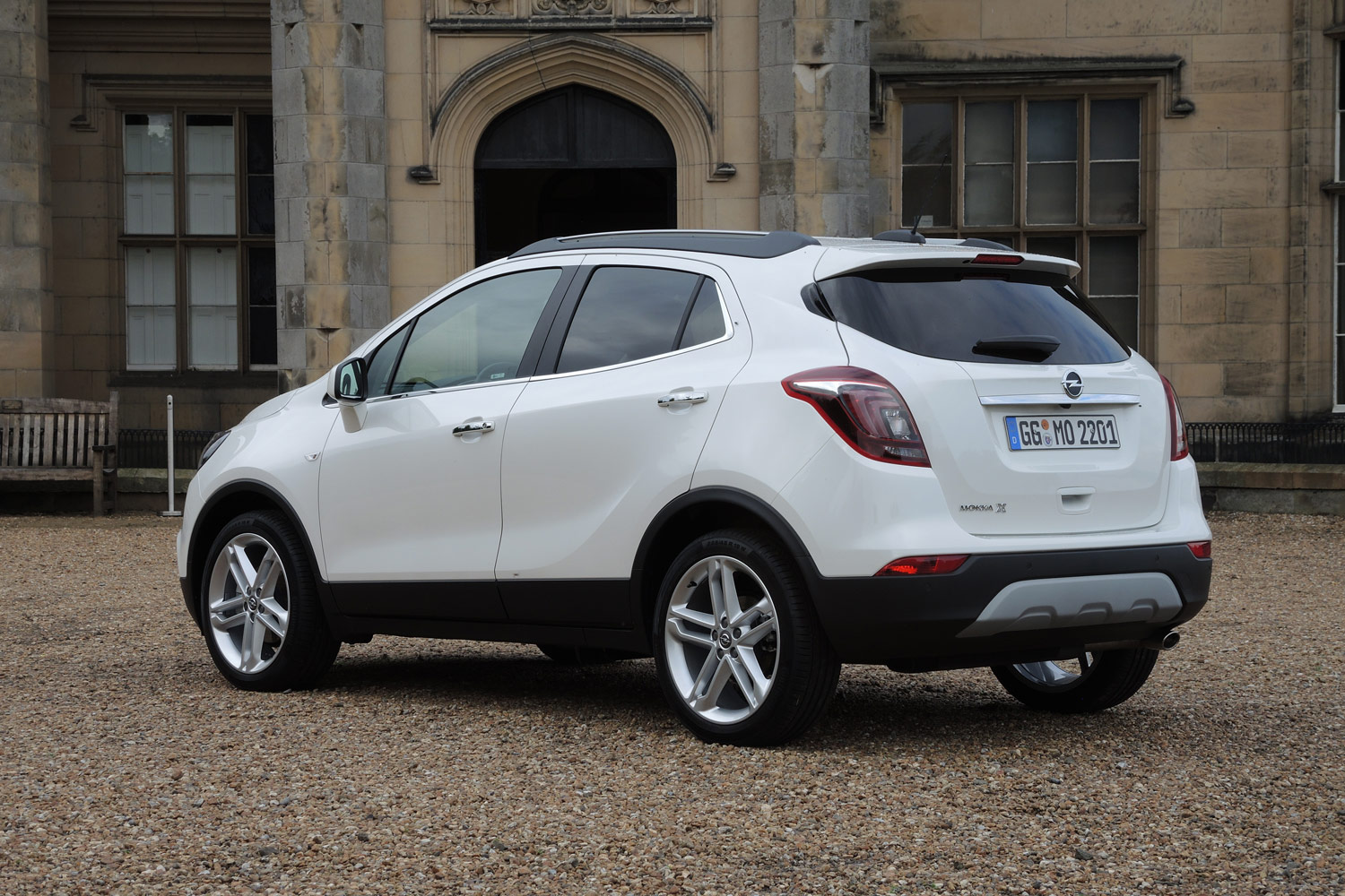 Férfiassággal hódítana az Opel Mokka X 15