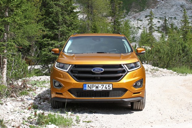 Csak nekünk új: Ford Edge 2 Határozott, de nem agresszív az Edge tekintete