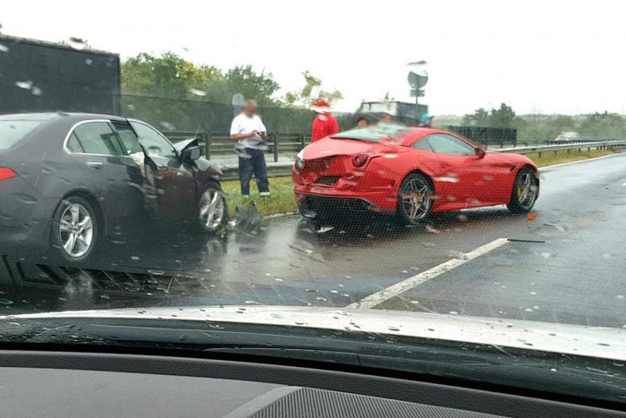 Fotón az M7-esen történt Ferrari-baleset 1 ferrari vs honda m7