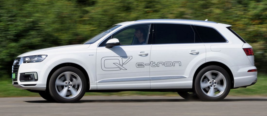 Csendben bólogató János