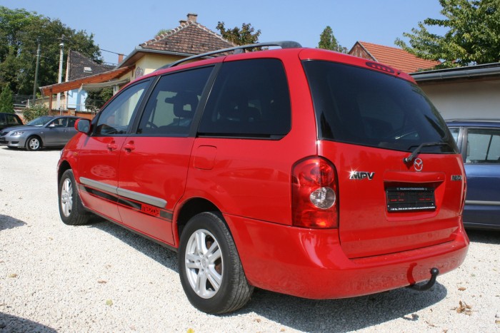Használt autó: hétüléses egyterű, egymillió alatt 10 Megtermett családi autó a Mazda MPV. Hossza majdnem 4,8 méter, tengelytávolsága 284 centiméter. 900 000 Ft körül kapni közepes állapotú dízeleket. A látványos rozsdásodás lenyomja a típus árát