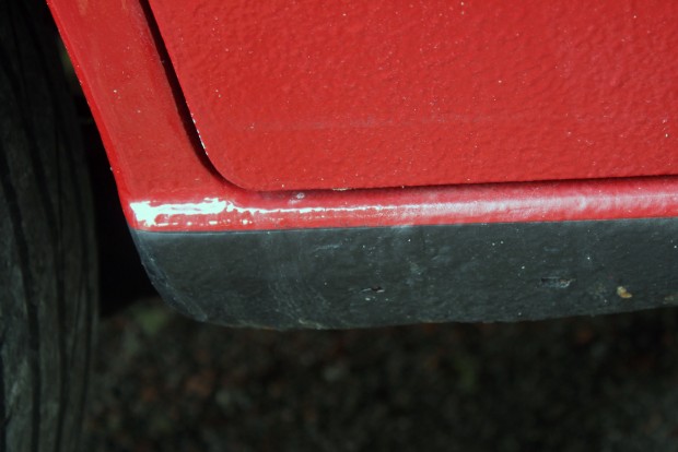 Használt autó: hétüléses egyterű, egymillió alatt 7 Rozsdagóc a küszöb is, a korrózióvédelem a Mazda MPV leggyengébb pontja