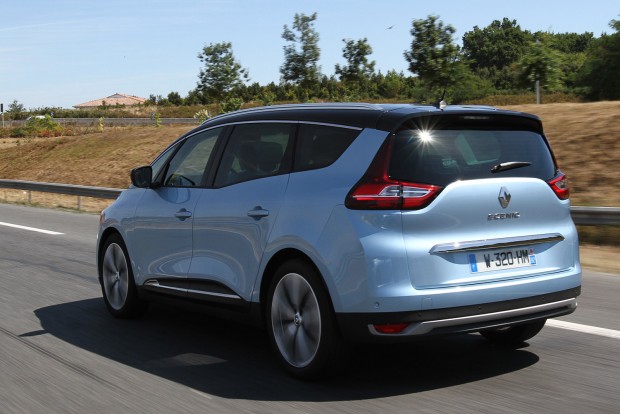Szebb, de nem okosabb az új Renault Scenic 7 20 colos kerekek a kisebb légellenállásért