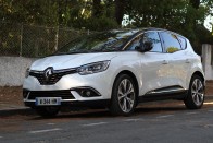 Szebb, de nem okosabb az új Renault Scenic 133