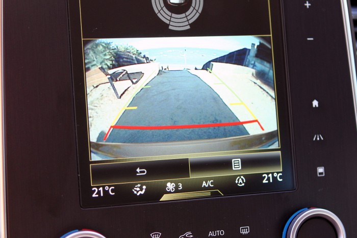 Szebb, de nem okosabb az új Renault Scenic 11 Tolatókamera