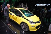 Kisebb, egyszerűbb, de messzire jut füst nélkül az új Opel Ampera 19