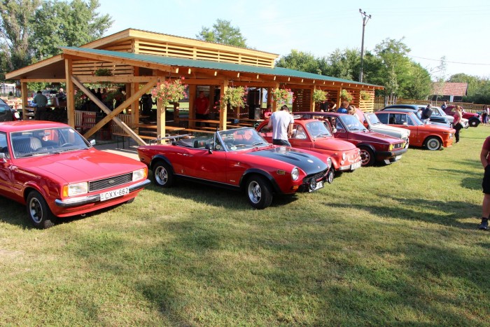 Versenybe száll a kicsi kocsi 2 Ez sem semmi csapat. Fordd Taunus, Fiat 124 Spider, Fiat 500, Golf I, Trabant Tramp, BMW 2002ti