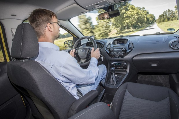 Mit tud a legolcsóbb és legújabb Ford? 4 Nem nagy élmény vezetni, hiába a Fiestával közös alapok