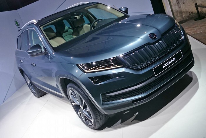 Íme, a medve ihlette hétszemélyes Škoda, a Kodiaq 1 Egy alaszkai szigetről, de még inkább az ott őshonos medvéről, a kodiakról kapja nevét a Skoda új, három üléssoros szabadidőjárműve.