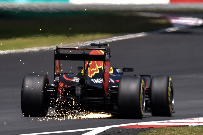 F1: Hamilton visszavágott Szepangban 1 | Vezess malaj_f1_edz_08