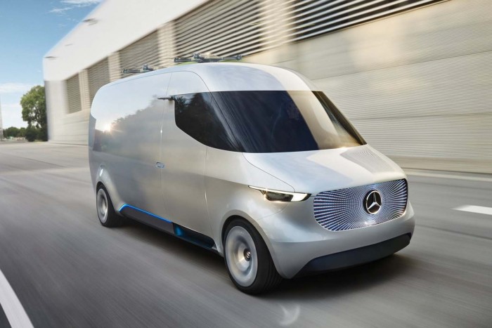 Úgy viszi a csomagot ez a Merci, ahogy más nem