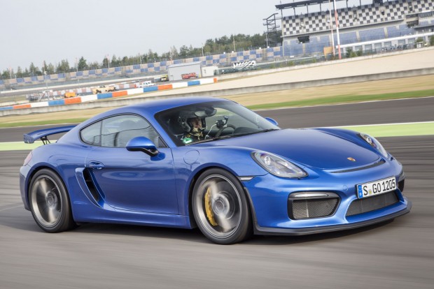 Porsche, ami utcára tilos! 5 A 911-ben 400 lóerős motor a rosszabb hűtés miatt 385 a GT4-ben