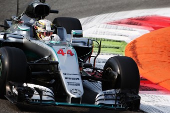 F1: Hamiltonnak ma a pole kell
