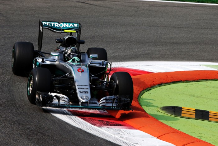 F1: A Mercedes átléphette az 1000 lóerőt