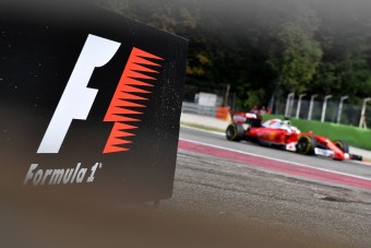F1: Ferrari-alázás az időmérő előtt
