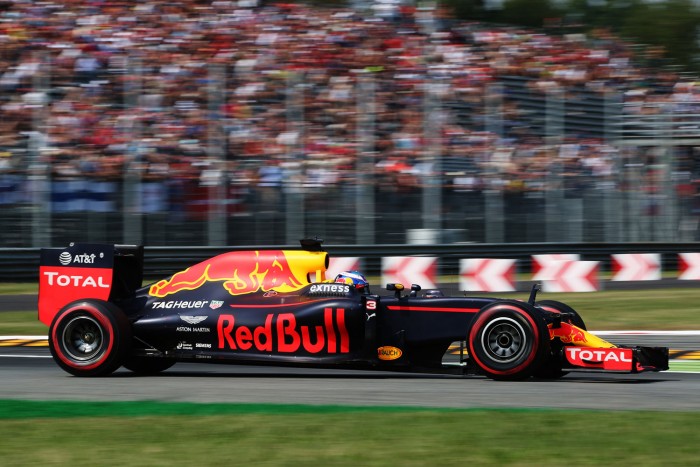 F1: Nem a pizzán ment el Ricciardo egy ezrede