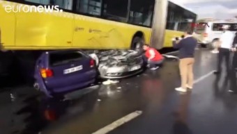 Esernyővel támadt a buszvezetőre, ez lett az eredmény