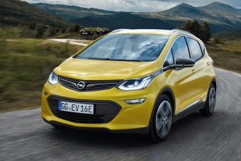 400 km egy feltöltéssel: maratonista lesz az Opel Ampera-e