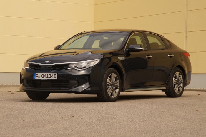 Nem csak Mondeo meg Passat van ám a világon! 4 0,25 a hibrid cW-értéke - a normál szedáné 0,27