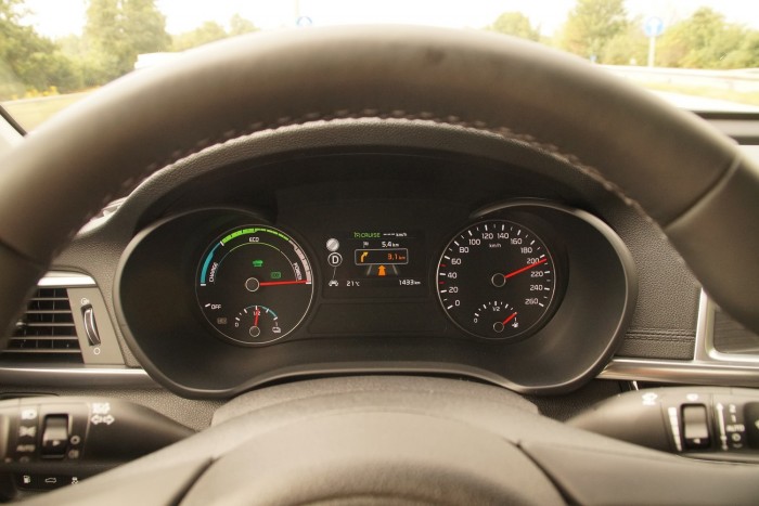 Nem csak Mondeo meg Passat van ám a világon! 5 Nahát, pedig hivatalosan 192 km/h a vége
