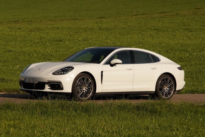 Érdekel, milyen a Panamera Turbo? Nézd meg a tajvani tévében! 145 Érdekel, milyen a Panamera Turbo? Nézd meg a tajvani tévében! 145