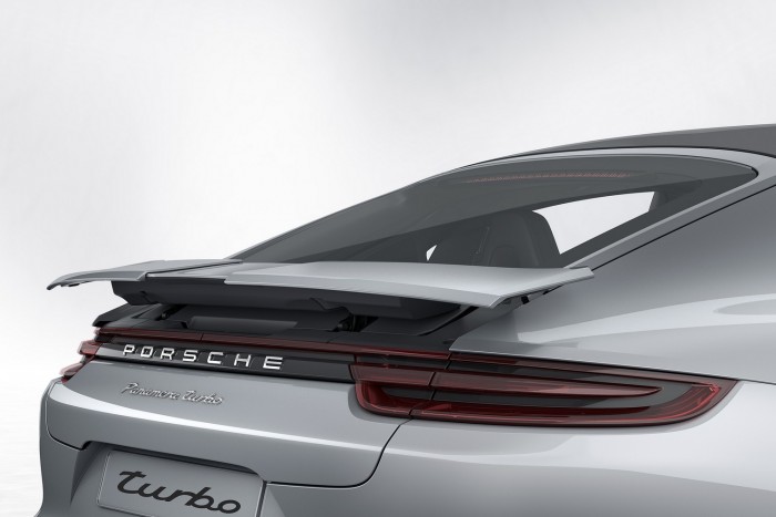 Érdekel, milyen a Panamera Turbo? Nézd meg a tajvani tévében! 142 Érdekel, milyen a Panamera Turbo? Nézd meg a tajvani tévében! 142