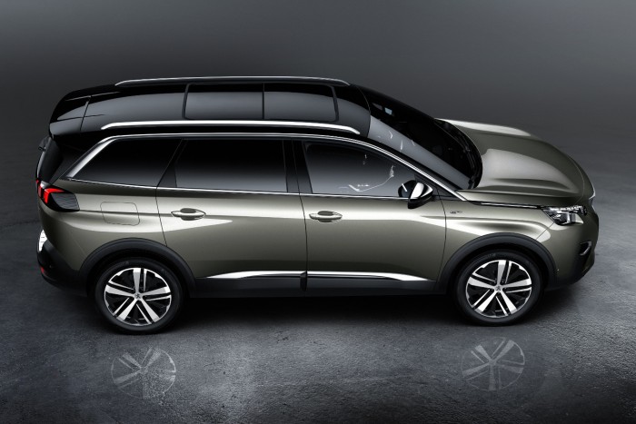 PEUGEOT_5008_SUV GT 0709STYP_005