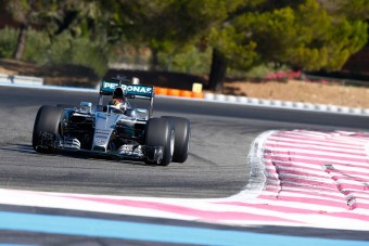 F1: Külső döntőbírót kér a Mercedes