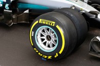 F1: A Mercedes is kipróbálta a 2017-es gumikat 12