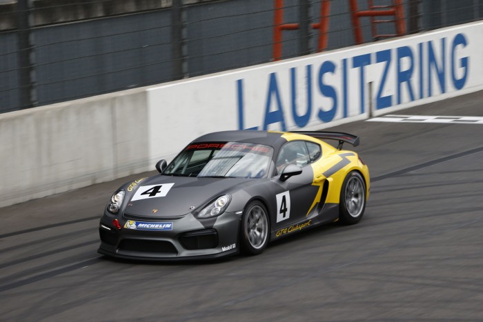 Porsche, ami utcára tilos! 8 Fél perccel gyorsabb a Nordschleife körön az utcainál