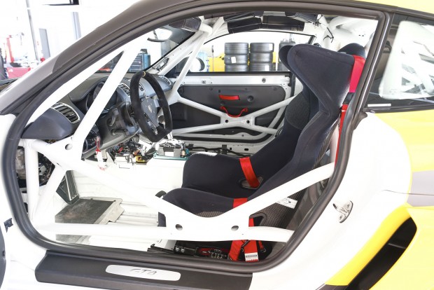Porsche, ami utcára tilos! 3 FIA homológ bukócső, és OMP kagylóülés alapáron