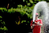 F1: Räikkönen tűzoltónak állt 11