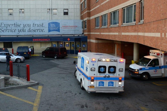 Kiugrott a kocsiból, és agyonverte az idős bácsit