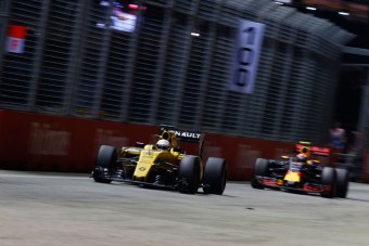 F1: Egy pontot ért a Renault tökéletes futama